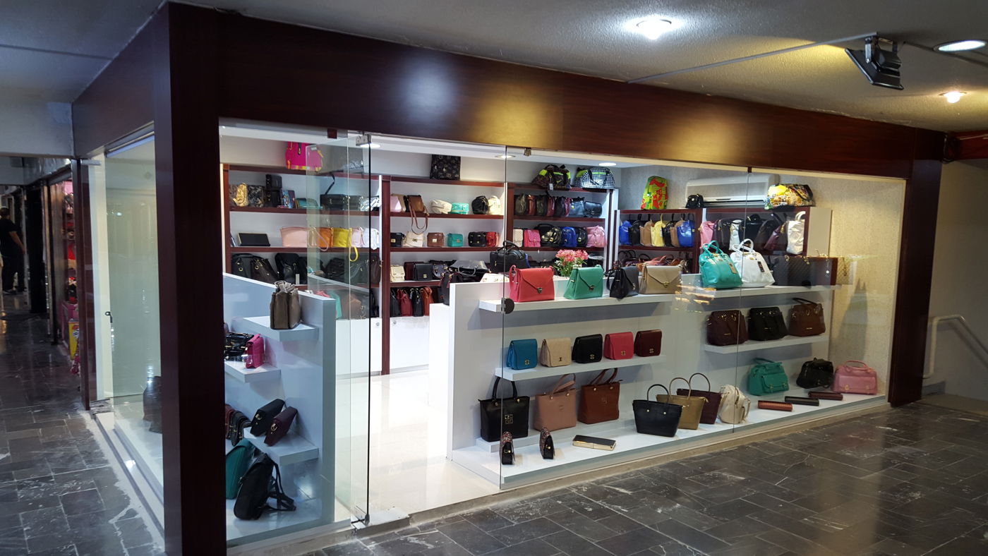 اجرای سفارشی دکور و ویترین — ST-1433 — آرایان ترسیم
