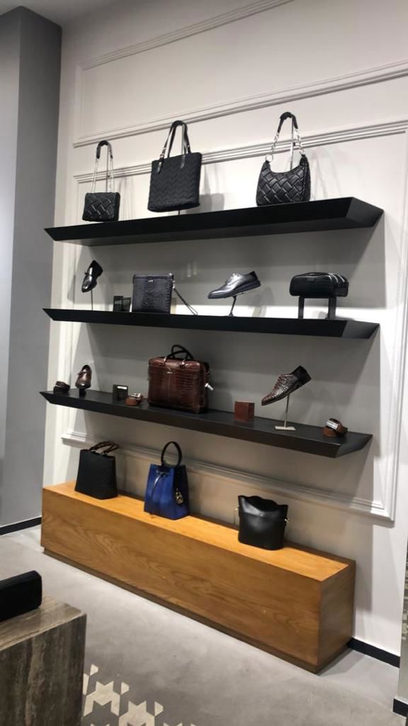 اجرای سفارشی دکور و ویترین — ST-1521 — آرایان ترسیم
